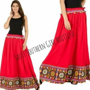 🆕⭐ Vibrant red embroidered Mexican boho skirt